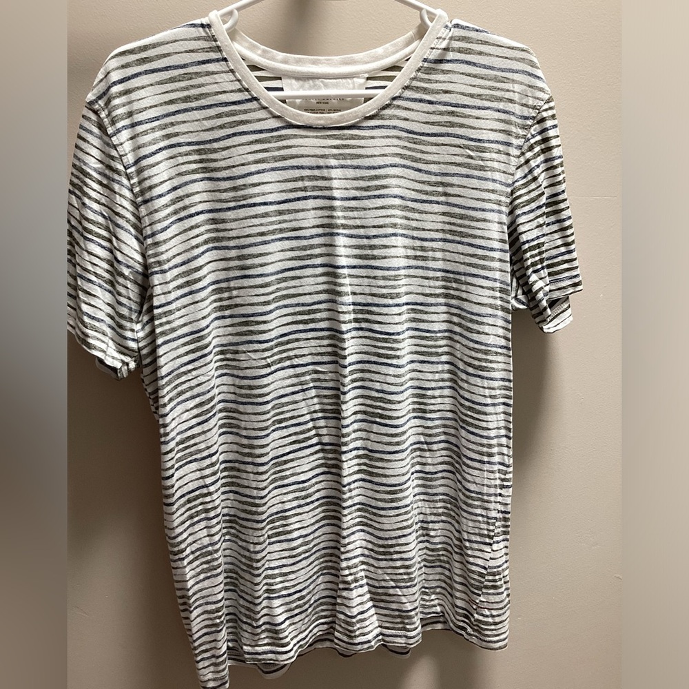 NWOT Daniel Buchler Men’s cream tshirt